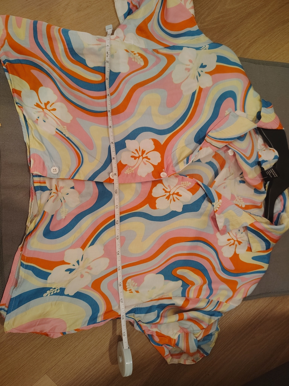 Retro Tropical Hibiscus Psychedelic Print Button Front Blouse - Picture 7 of 7